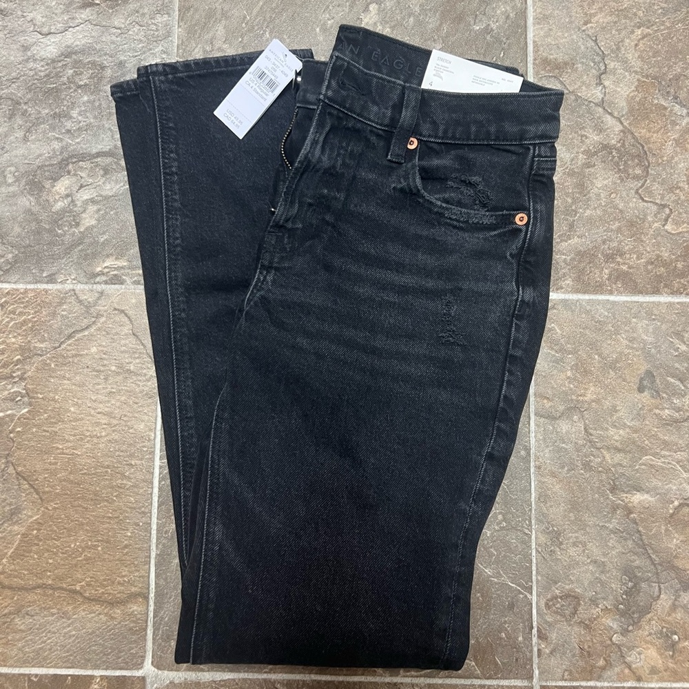 NWT Size 4 American Eagle 90’s Skinny Stretch Jeans